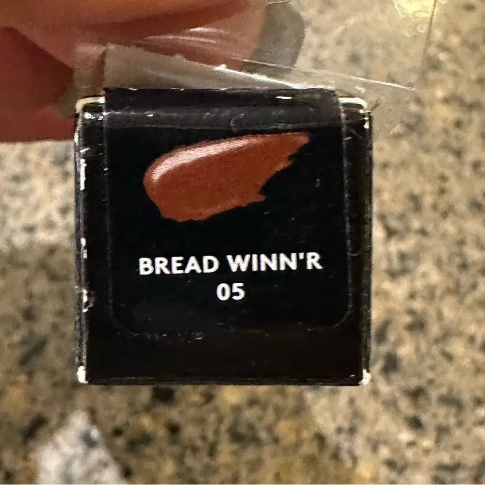Fenty Beauty Brown Lip icon velvet liquid lipstick bread winn’r